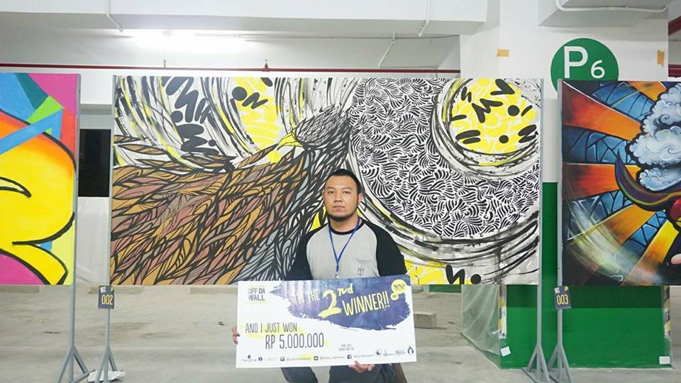 Mahasiswa Desain Produk Telkom University meraih Juara 2 Mural the Yello Hotel Harmoni's OFF DA WALL Competition Jakarta.