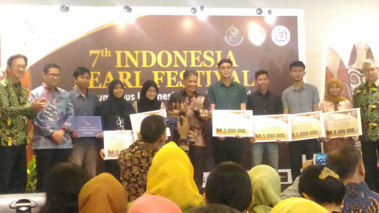 Mahasiswa DP TelU berhasil mendominasi 7th Indonesia Pearl Festival Design Contest