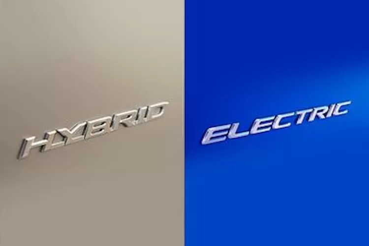 Mobil Hybrid vs. Mobil Listrik: Mana yang Lebih Baik?