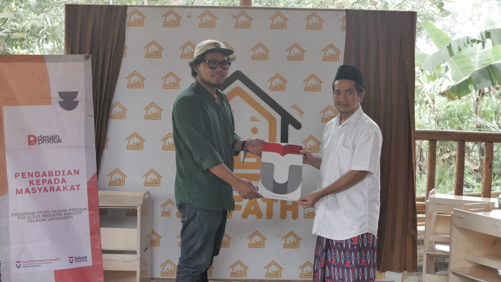 Desain Rak Multifungsi untuk Rutaba Al-Fath di Sumedang